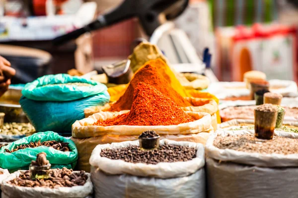Closeup των μπαχαρικών στην αγορά πώληση. — Φωτογραφία Αρχείου