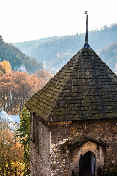 Castle ruins on a hill top in Ojcow, Poland — Stock Photo, Image