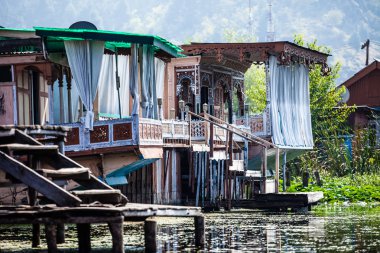 yüzen, dal Gölde yüzen lüks oteller srinagar.india