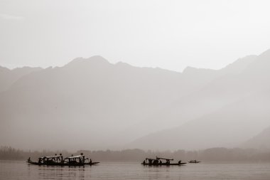 dal Gölü, Keşmir Hindistan'shikara tekne