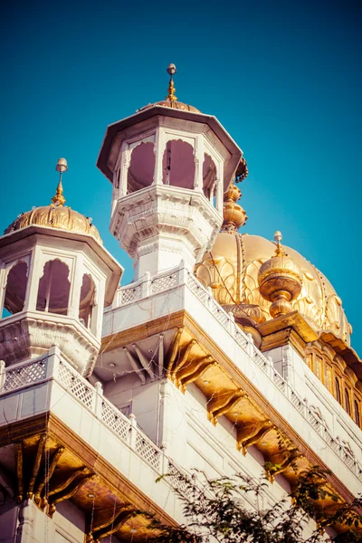 Templo de Oro de Sikh gurdwara (Harmandir Sahib). Amritsar, Punjab, India — Foto de Stock