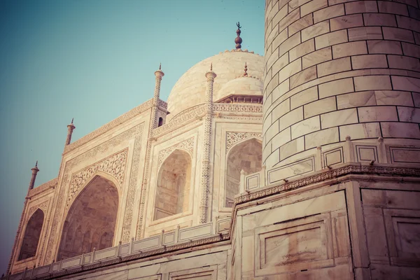 Taj mahal, ünlü tarihi bir anıt, bir anıt aşk, Hindistan, agra, uttar Pradesh büyük beyaz mermer mezar — Stok fotoğraf