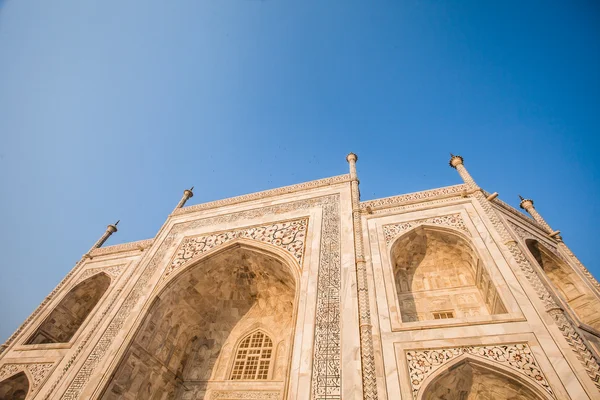 Taj mahal, Un famoso monumento histórico, Un monumento de amor, la tumba de mármol blanco más grande de la India, Agra, Uttar Pradesh — Foto de Stock