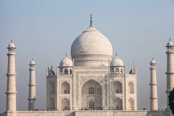 Taj mahal, Un famoso monumento histórico, Un monumento de amor, la tumba de mármol blanco más grande de la India, Agra, Uttar Pradesh — Foto de Stock