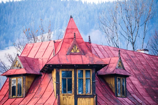 Traditional polish wooden hut from Zakopane, Poland. — Stock Photo, Image