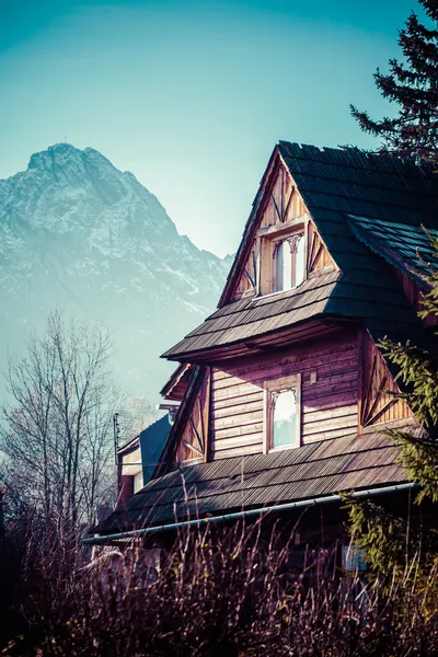 Tradiční polské dřevěné chýše z zakopane, Polsko. — Stock fotografie