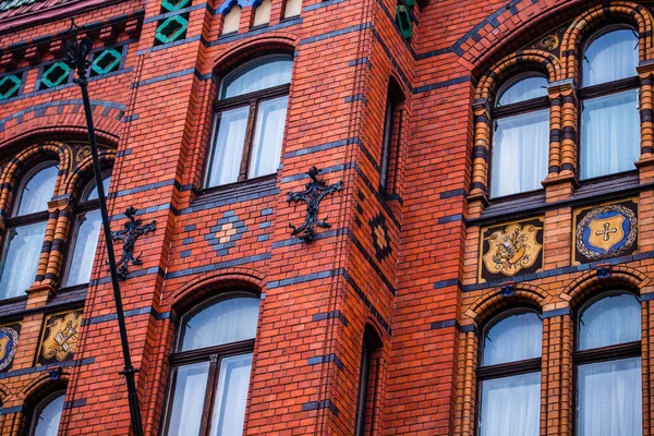 Traditionelle Architektur in der berühmten polnischen Stadt, Torun, Polen. — Stockfoto