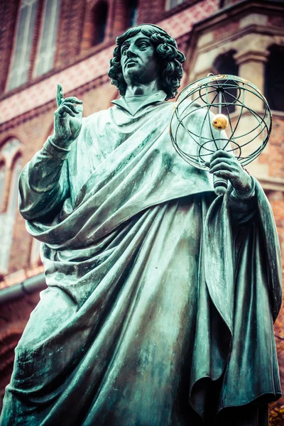 Monument of great astronomer Nicolaus Copernicus, Torun, Poland — Stock Photo, Image