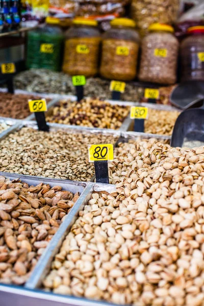 Torr frukt på marknaden i jerusalem, israel — Stockfoto