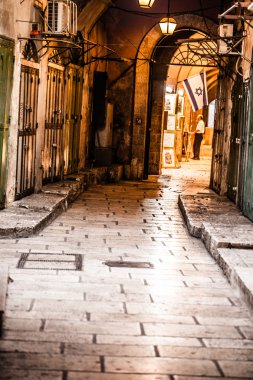 eski sokak arasında Yahudi Mahallesi, Kudüs, İsrail.