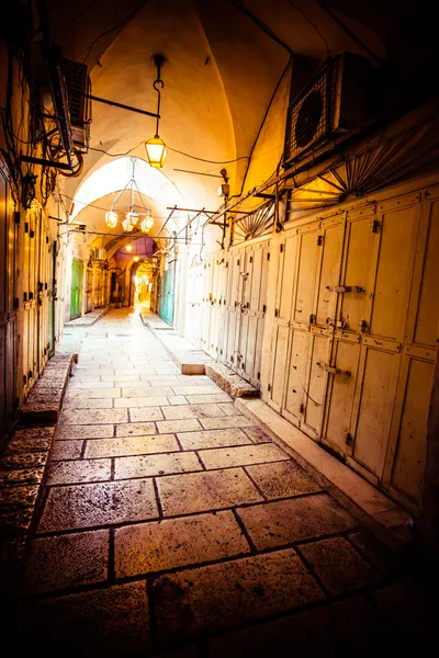 Beco antigo no bairro judaico, Jerusalém, Israel . — Fotografia de Stock