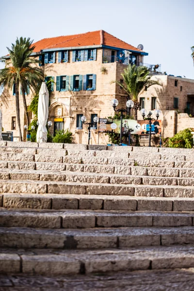 House with palms in Jaffa, a southern oldest part of Tel Aviv - Jaffa — Stock Photo, Image