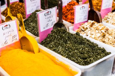 Baharatlar açık piyasa İsrail'nde.