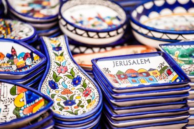 Yerel İsrail piyasada geleneksel seramik.
