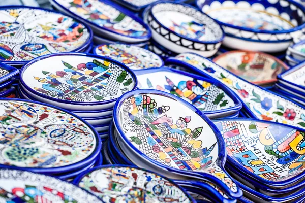 Tradycyjne ceramiczne w lokalnym rynku Izraela. — Zdjęcie stockowe