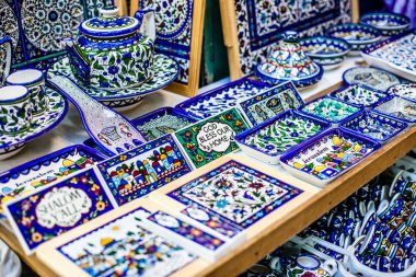 Yerel İsrail piyasada geleneksel seramik.