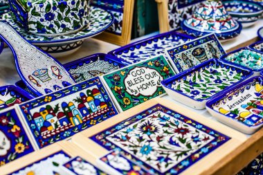 Yerel İsrail piyasada geleneksel seramik.