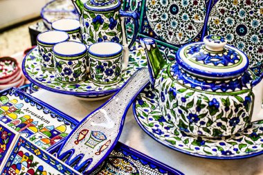 Yerel İsrail piyasada geleneksel seramik.