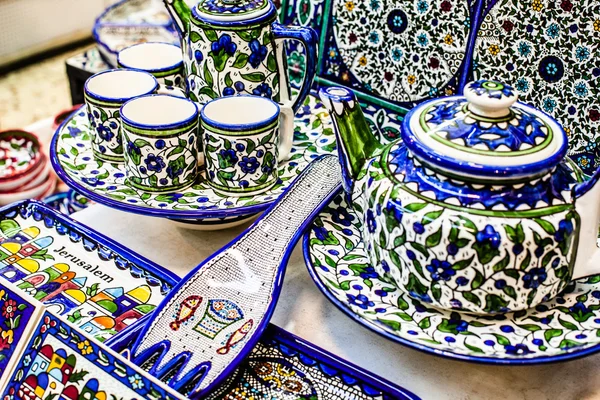 Traditional ceramic in local Israel market. — Stock Photo, Image