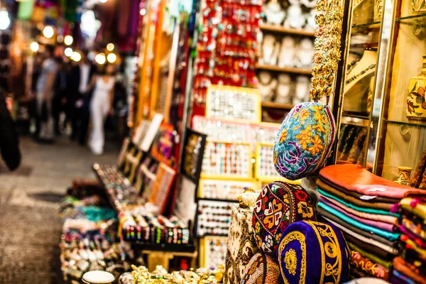 Traditionele straatmarkt in Jeruzalem, Israël. — Stockfoto