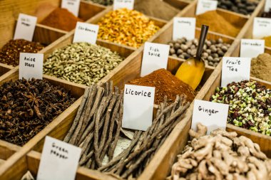 Baharatlar açık piyasa İsrail'nde.