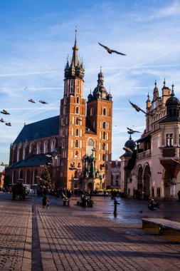 St mary's Gotik Kilisesi, krakow, Polonya'nın ünlü landmark göster.