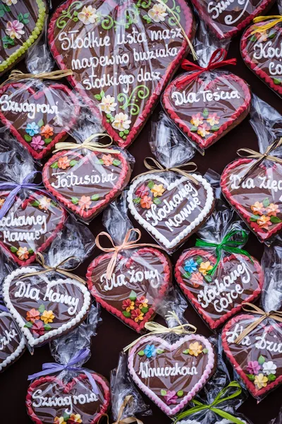 Pepparkakor hängande på julmarknaden i Polen — Stockfoto