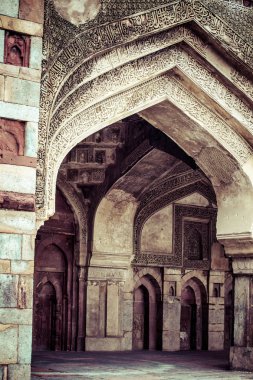 içinde arches üç kubbeli cami lodhi bahçeleri için cemaat Cuma Cuma Camii söyleniyor.