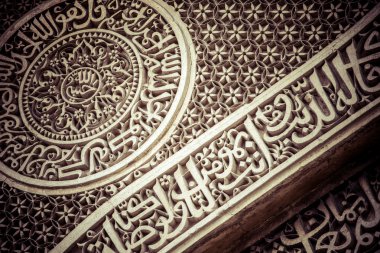 içinde arches üç kubbeli cami lodhi bahçeleri için cemaat Cuma Cuma Camii söyleniyor.