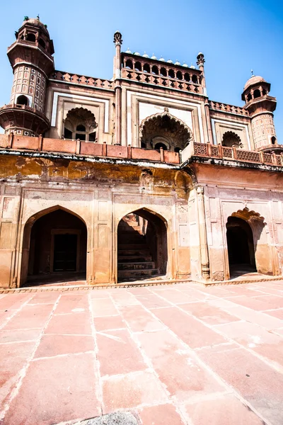 Safdarjung 's Tomb é um túmulo de jardim em um mausoléu de mármore em Delhi, Índia — Fotografia de Stock