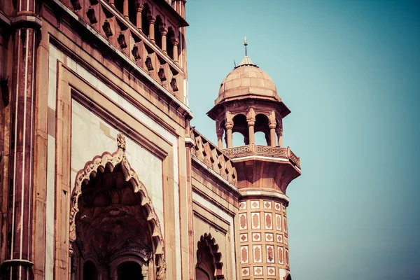 La tumba de Safdarjung es una tumba de jardín en un mausoleo de mármol en Delhi, India —  Fotos de Stock