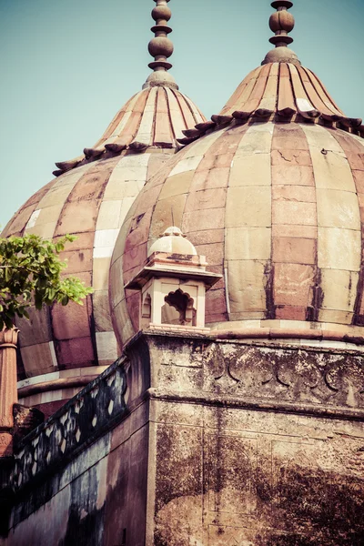 Гробница Сафдарджунга - садовая гробница в мраморном мавзолее в Дели, Индия — стоковое фото
