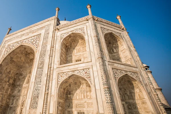 Taj mahal, ünlü tarihi bir anıt, bir anıt aşk, Hindistan, agra, uttar Pradesh büyük beyaz mermer mezar — Stok fotoğraf