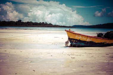 Havelock ada mavi gökyüzü ile beyaz bulutlar, andaman Adaları, Hindistan