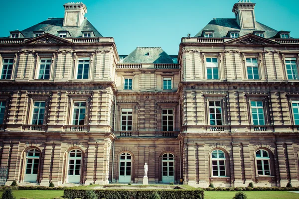 Люксембургский дворец в Париже — стоковое фото