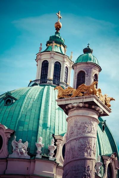 圣查尔斯教堂 （karlskirche） 维也纳 — 图库照片