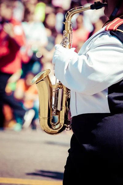 Brass band in uniforme uitvoeren — Stockfoto