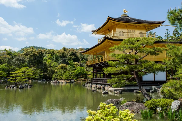 Famous Golden Pavilion Kinkaku-ji in Kyoto Japan — Stock Photo, Image