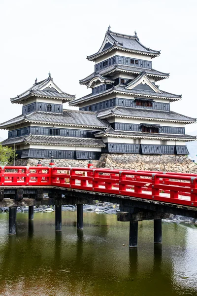 Krásný středověký hrad Macumoto ve východním Honšú, Japonsko — Stock fotografie