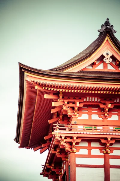 Z przodu Brama na kiyomizu-dera Rozciągacz w Kioto, Japonia. — Zdjęcie stockowe