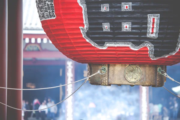 Tempio giapponese rosso Sensoji-ji ad Asakusa, Tokyo, Giappone — Foto Stock