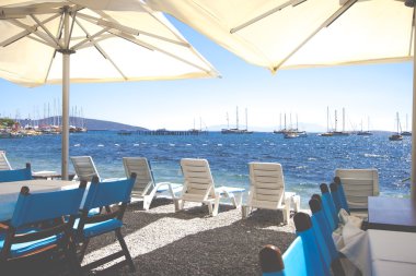 Türkiye'de Sahilde şezlong 