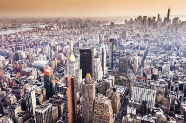 gün batımında, new York'un manhattan Skyline havadan görünümü 