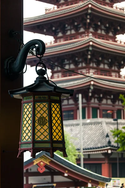 日本东京朝户寺的Sensoji-ji Red Japanese Temple — 图库照片