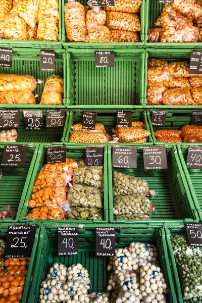 Mercado de verduras en Oslo, Noruega . —  Fotos de Stock