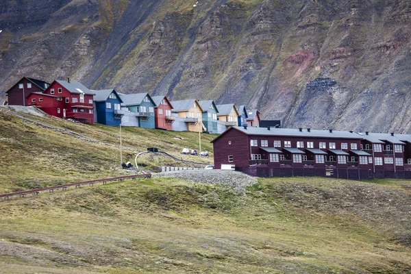 Bela vista panorâmica de Longyearbyen (ilha de Svalbard), Noruega — Fotografia de Stock