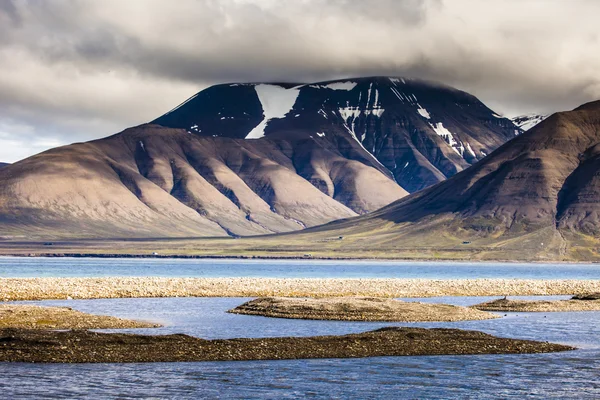 Bela vista panorâmica de Spitsbergen (ilha de Svalbard), Noruega — Fotografia de Stock
