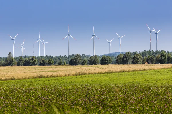 Windkraftanlagen in Suwalki. Polen — Stockfoto