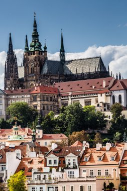 Charles Köprüsü 'nden Prag Kalesi' ne bak 