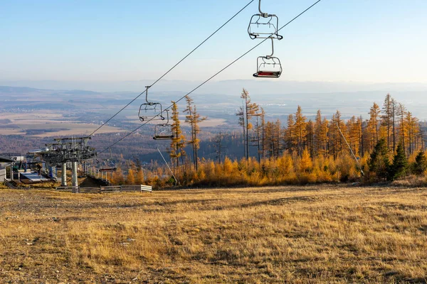 斯洛伐克 高塔特拉山用缆车观赏美丽的斯洛维亚风景的秋景 — 图库照片